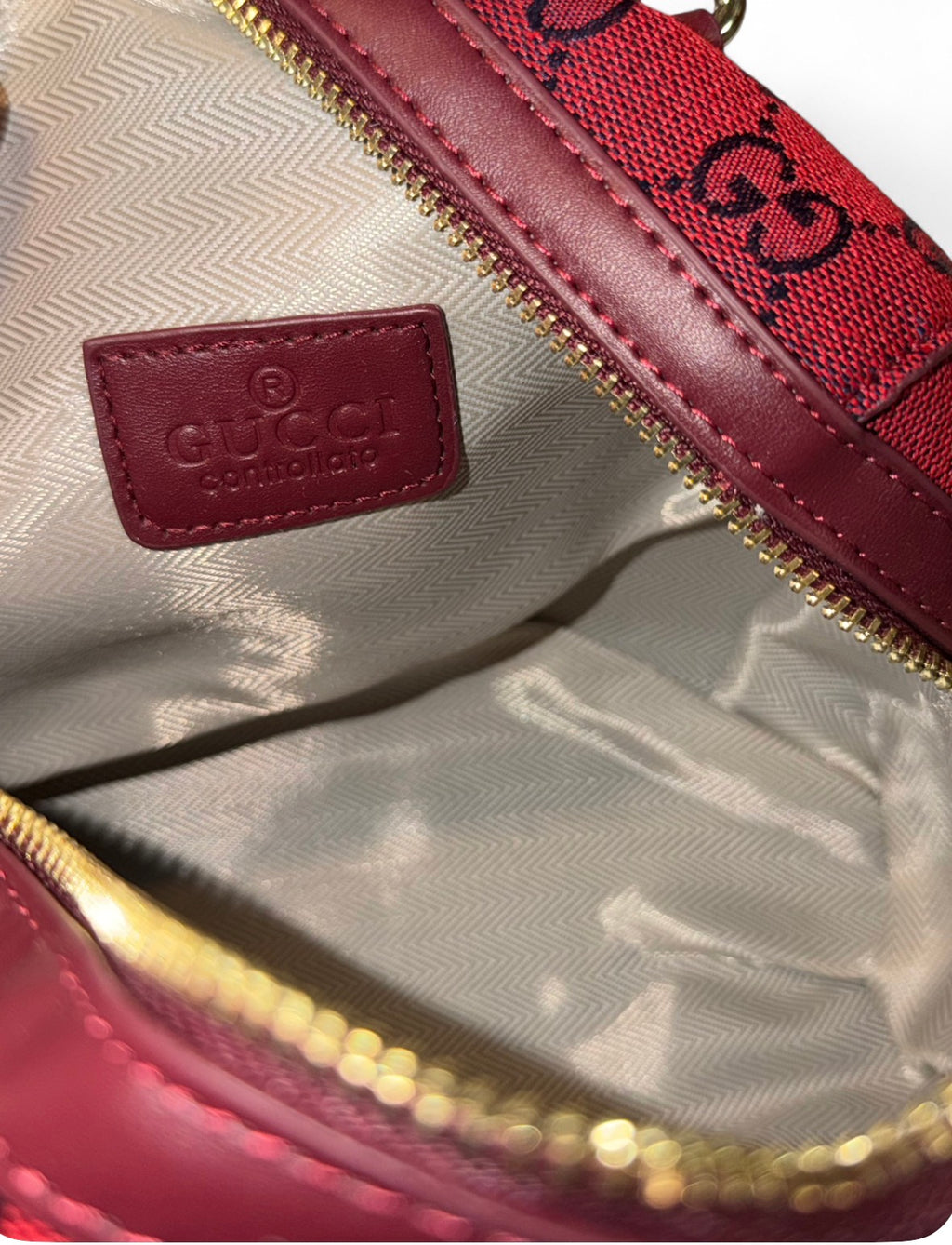 Gucci Black Luxury-Style Handbag New with strap
