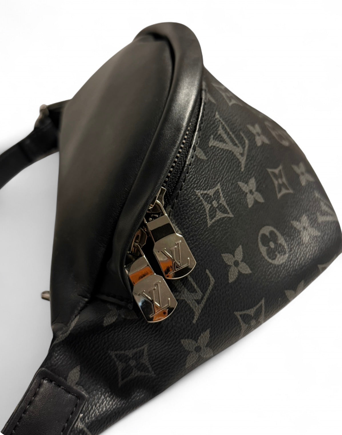 Louis Vuitton Discovery Bumbag PM – Monogram Eclipse (Black/Gray)