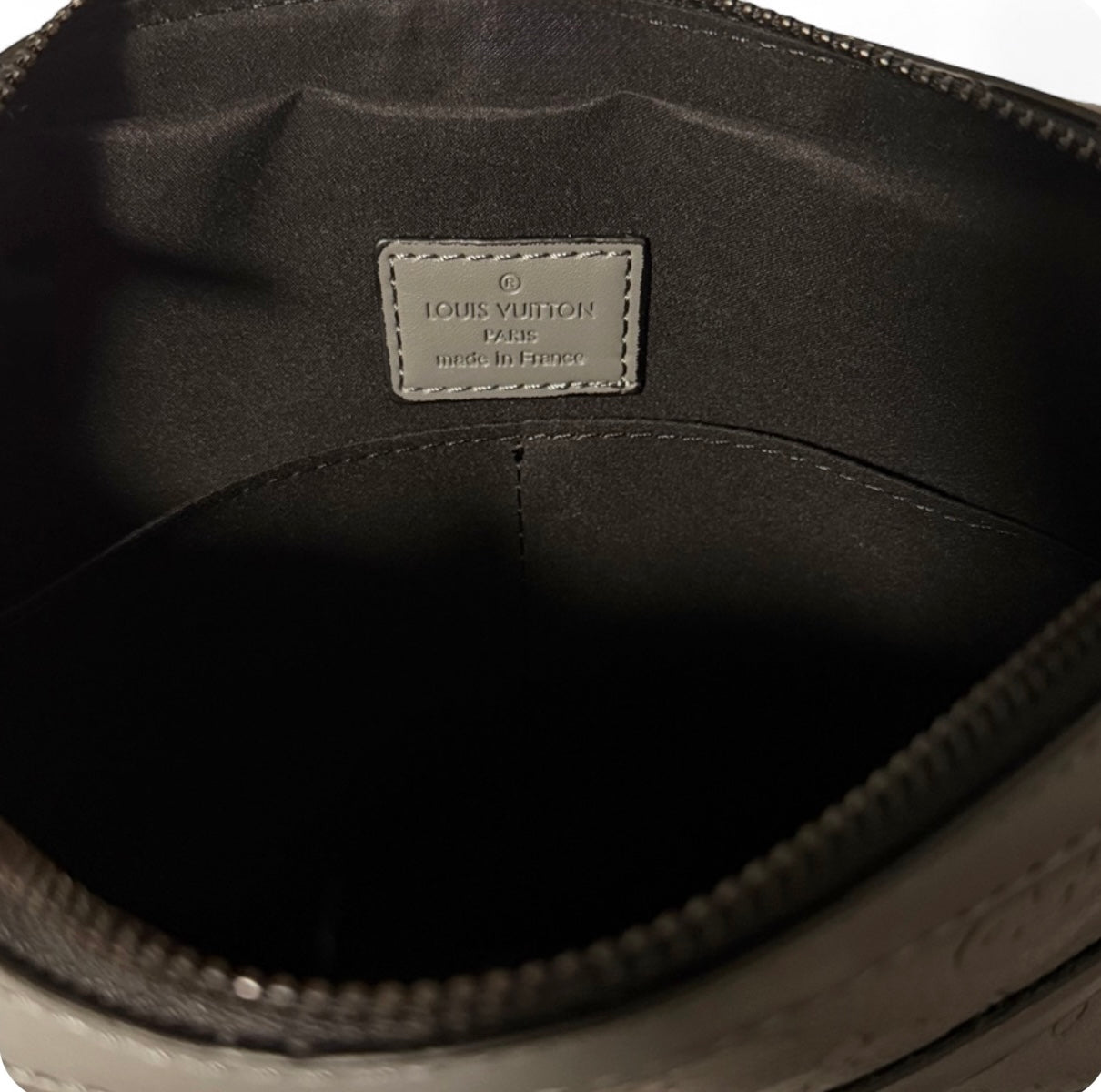 LV Dúo Messenger Bag