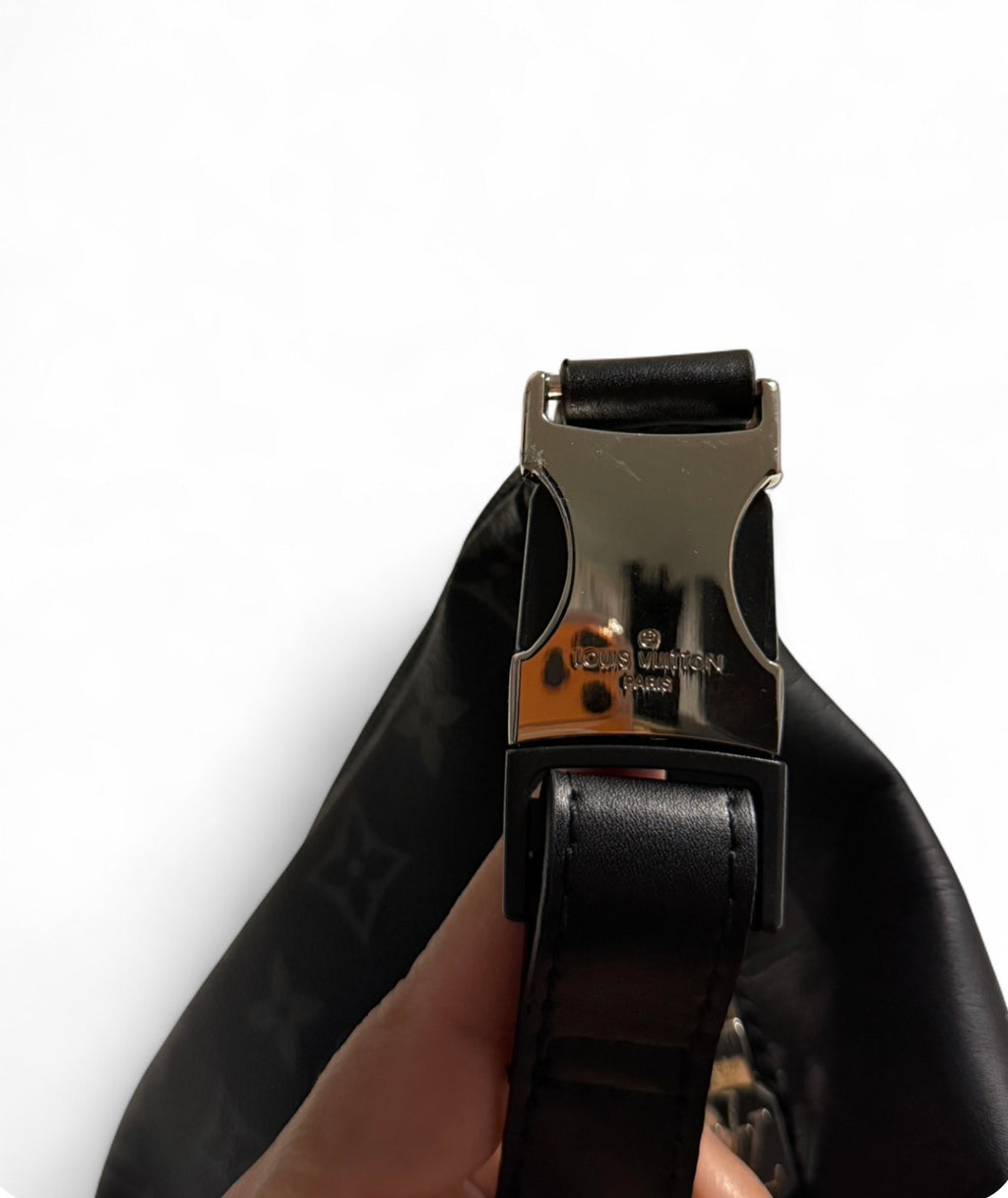 Louis Vuitton Discovery Bumbag PM – Monogram Eclipse (Black/Gray)