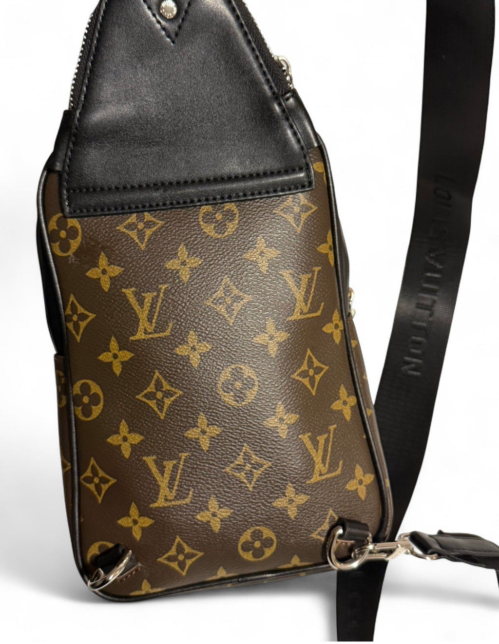 LV  Avenue Sling Bag NM